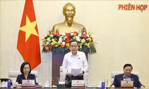 Bế mạc Phiên họp thứ 45 của Ủy ban Thường vụ Quốc hội