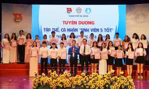  Đà Nẵng vinh danh 212 'Sinh viên 5 tốt'