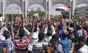 Hội đồng quân sự chuyển tiếp cam kết về một chính quyền dân sự mới ở Sudan  