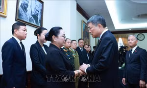 Thủ tướng Lê Minh Hưng viếng Chủ tịch Quốc hội Lào Xaysomphone Phomvihane