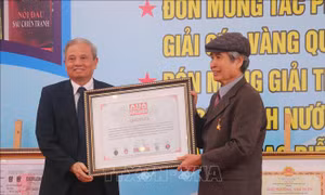 Tôn vinh Anh hùng Lao động, nhà văn, nhà báo, đạo diễn Minh Chuyên