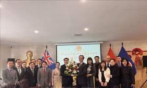 Thắt chặt tình đoàn kết, hữu nghị và mối quan hệ truyền thống Việt - Lào
