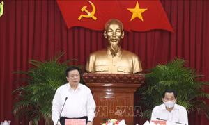 Đồng chí Nguyễn Xuân Thắng làm việc với Thành ủy Cần Thơ