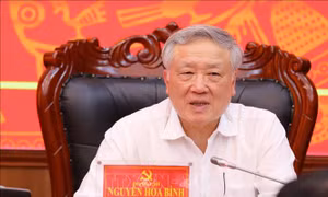 Đồng chí Nguyễn Hòa Bình thăm và làm việc tại Điện Biên