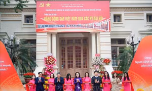 Trưng bày gần 800 tư liệu tại Triển lãm 'Đảng cộng sản Việt Nam qua các kỳ Đại hội'