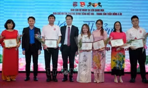 Chương trình 'Tri ân Thầy Cô' nhiều ý nghĩa tại LB Nga