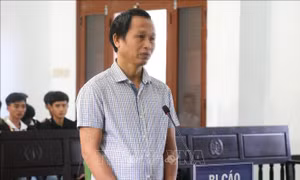 Tuyên phạt tù đối tượng lợi dụng các quyền tự do dân chủ xâm phạm lợi ích Nhà nước