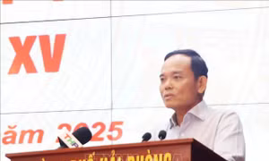 Trưởng Ban Chính sách, chiến lược Trung ương Trần Lưu Quang tiếp xúc cử tri thành phố Hải Phòng