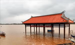 Quảng Trị: Lũ trên các sông lên nhanh, gây ngập lụt, chia cắt ở nhiều địa phương