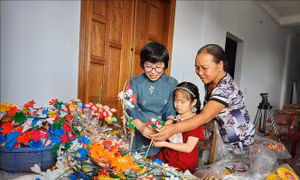 Rực rỡ sắc Xuân ở làng hoa giấy Thanh Tiên