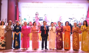 Lan tỏa văn hóa Việt Nam tại Lào qua tà áo dài