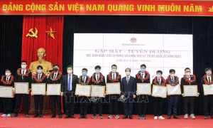 Tuyên dương học sinh đoạt giải Olympic và Khoa học kỹ thuật quốc tế năm 2021