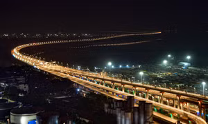 Thủ tướng Modi khánh thành cây cầu vượt biển dài nhất Ấn Độ