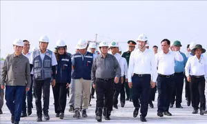 Thủ tướng kiểm tra dự án đường Vành đai 3 TP Hồ Chí Minh đoạn qua tỉnh Đồng Nai 