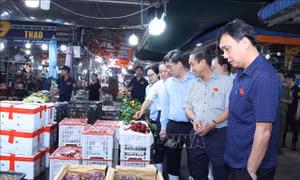 Kiểm soát chặt chẽ thực phẩm ra vào chợ đầu mối