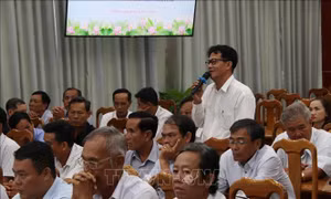 Chủ tịch tỉnh Cà Mau đối thoại với nông dân về chính sách 'tam nông'