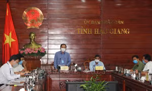 Hậu Giang quyết liệt phòng chống COVID-19 nhưng không 'ngăn sông, cấm chợ'