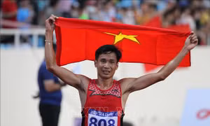 Nguyễn Văn Lai giành HCV thứ 16 cho điền kinh Việt Nam tại SEA Games 31
