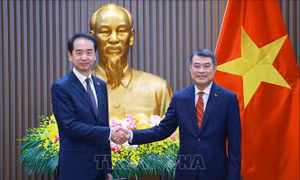 Thủ tướng Lê Minh Hưng tiếp Đại sứ Trung Quốc Hà Vĩ