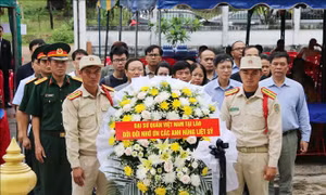 Cộng đồng người Việt tại Lào tổ chức Đại Lễ cầu siêu tri ân các anh hùng liệt sĩ