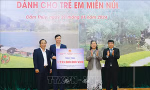 'Tết ấm cho em - Hội chợ Tết 0 đồng' cho trẻ em dân tộc thiểu số