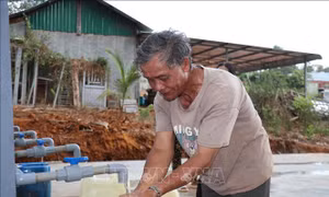 Khoan giếng công nghiệp giúp người dân vùng biên có nước sạch sinh hoạt