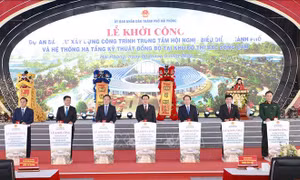Chủ tịch Quốc hội dự Lễ khởi công Trung tâm hội nghị - biểu diễn thành phố Hải Phòng 