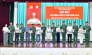 Kết nối gia đình, đơn vị và chiến sỹ mới trong quá trình huấn luyện tân binh