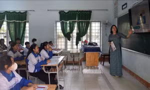 Miễn học phí: Quyết sách nhân văn 