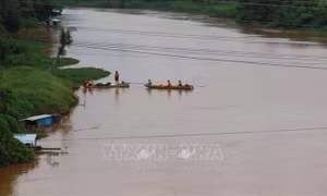 Khẩn trương tìm kiếm nam thanh niên nghi nhảy xuống sông Bé mất tích