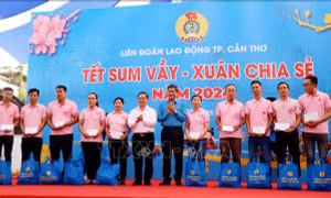 Tết sum vầy, Xuân chia sẻ: Khích lệ, động viên tinh thần đoàn viên, người lao động