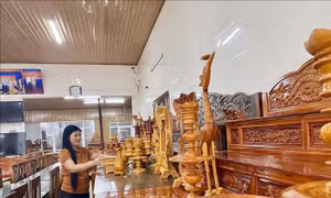 Làng mộc truyền thống 400 năm tuổi vào mùa sản xuất hàng Tết
