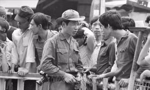 Nhà báo Đinh Quang Thành và những bức ảnh quý trên mặt trận giao thông thời chiến 