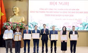 TTXVN đoạt giải Nhất giải Búa liềm vàng tỉnh Hưng Yên