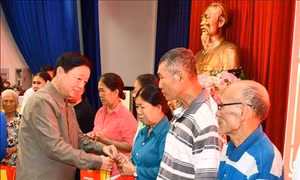 Phó Thủ tướng Trần Hồng Hà thăm, tặng quà Tết cho hộ nghèo, có hoàn cảnh khó khăn