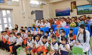 Đưa tri thức đến đảo tiền tiêu Bạch Long Vĩ