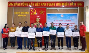 Quảng Ninh: Trao hỗ trợ cho ngư dân bị thiệt hại nặng do bão số 3