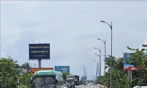 Ùn tắc giao thông kéo dài, BOT cầu Rạch Miễu liên tục xả trạm