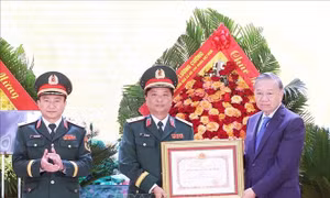 Tổng Bí thư Tô Lâm dự Lễ kỷ niệm 80 năm Ngày truyền thống LLVT Quân khu 4 