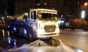Hà Nội chi 114 tỷ đồng rửa đường chống nóng, giảm ô nhiễm