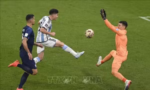 Julian Alvarez - Đối tác ăn ý với Messi trên hàng công 