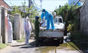 Phú Yên trao hơn 2.000 túi an sinh cho người dân các khu phong tỏa