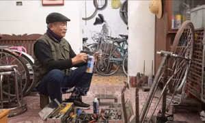 Người 'tái sinh' những vòng quay cổ tích