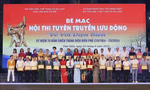Bế mạc Hội thi Tuyên truyền lưu động toàn quốc 'Về với Điện Biên'