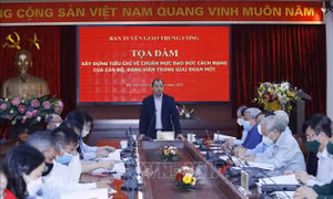 Xây dựng tiêu chí chuẩn mực đạo đức cách mạng của cán bộ, đảng viên