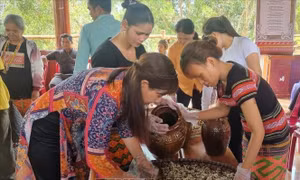 Bảo tồn kỹ thuật chế biến rượu cần truyền thống của người S’tiêng