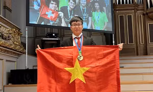 'Chàng trai vàng' Hóa học được đề cử Gương mặt trẻ Việt Nam tiêu biểu