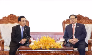 Thủ tướng Phạm Minh Chính gặp Thủ tướng Lào Phankham Viphavanh 