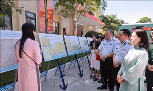 Khai mạc Triển lãm 'Hoàng Sa, Trường Sa - Biển, đảo thiêng liêng'