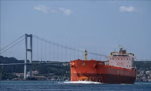 Hoạt động tại Eo biển Bosphorus tạm thời gián đoạn do va chạm tàu hàng